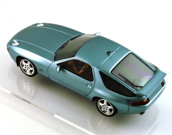 LMM 132105M/LB - PRE-ORDER NOW! - Porsche 928 GT 1990 - Light Blue