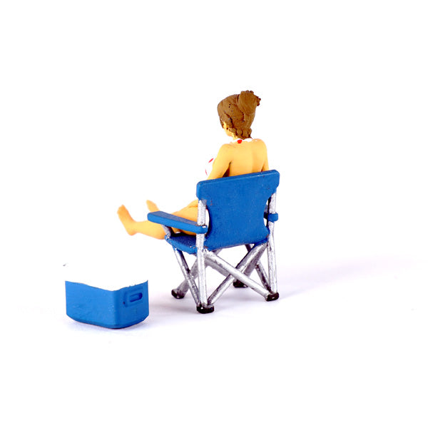 Tara Figures TAR081 - Carly w/ Chair & Cooler