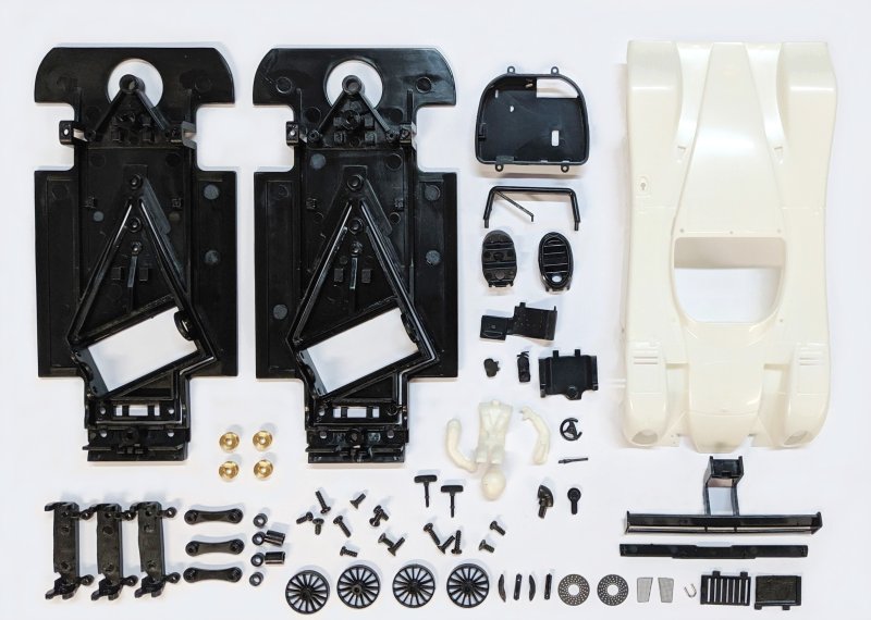Sloting Plus SP001011 - Reynard 2KQ Body Kit + Chassis