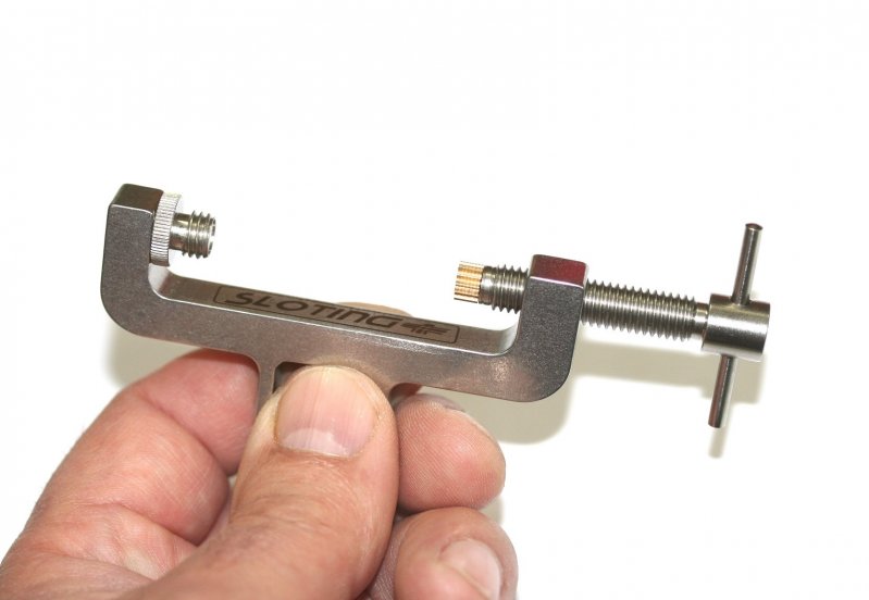 SP140021 Special M8 screw 1,90 mm tip.